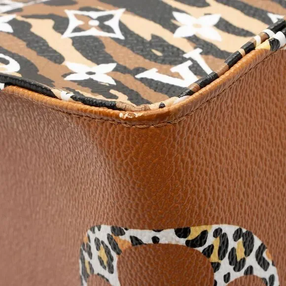 Louis Vuitton Giant Monogram Canvas Jungle Onthego GM Tote - Picture 11 of 12